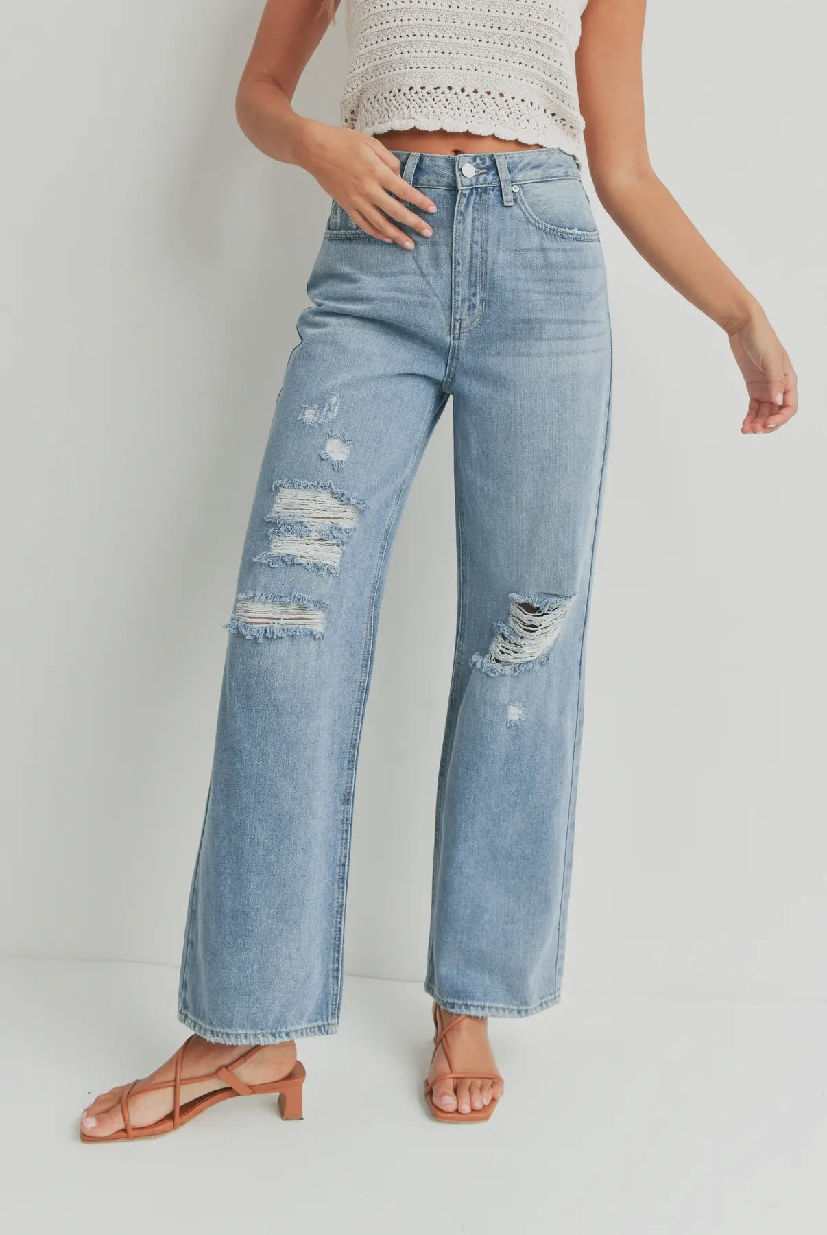 Minimal Distressed Skater Jeans