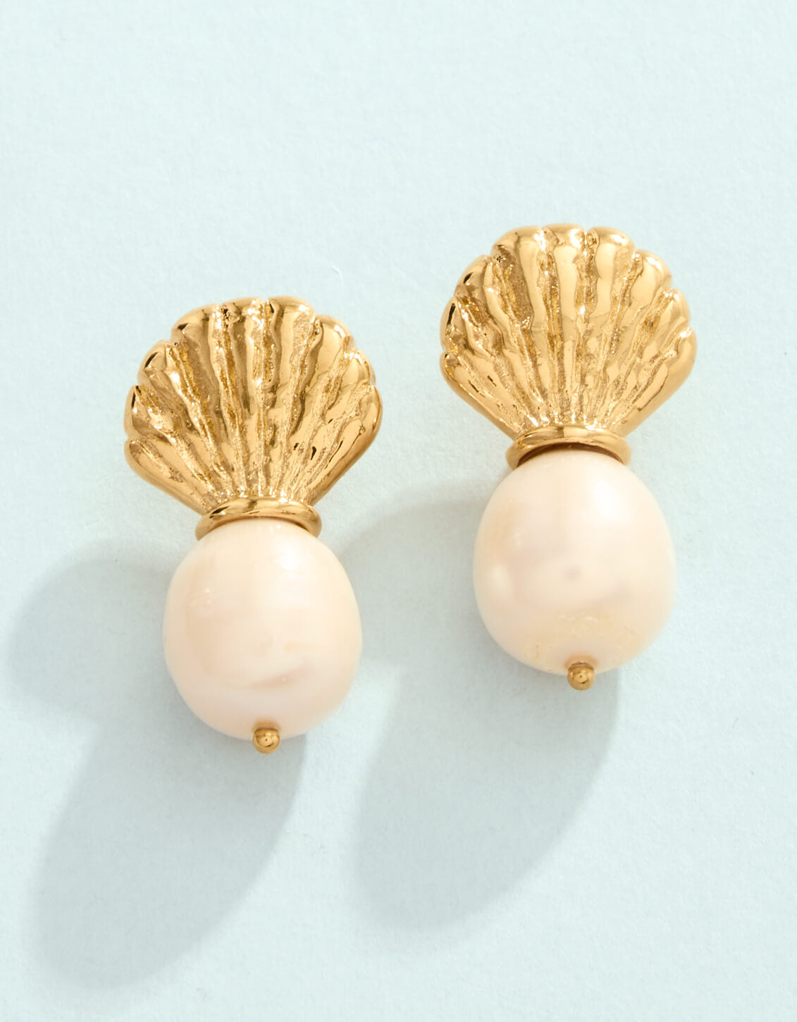 SP Pearl Shell Stud Earrings Pearl