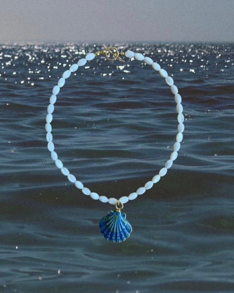 Waq & Wire Large Shell Necklace