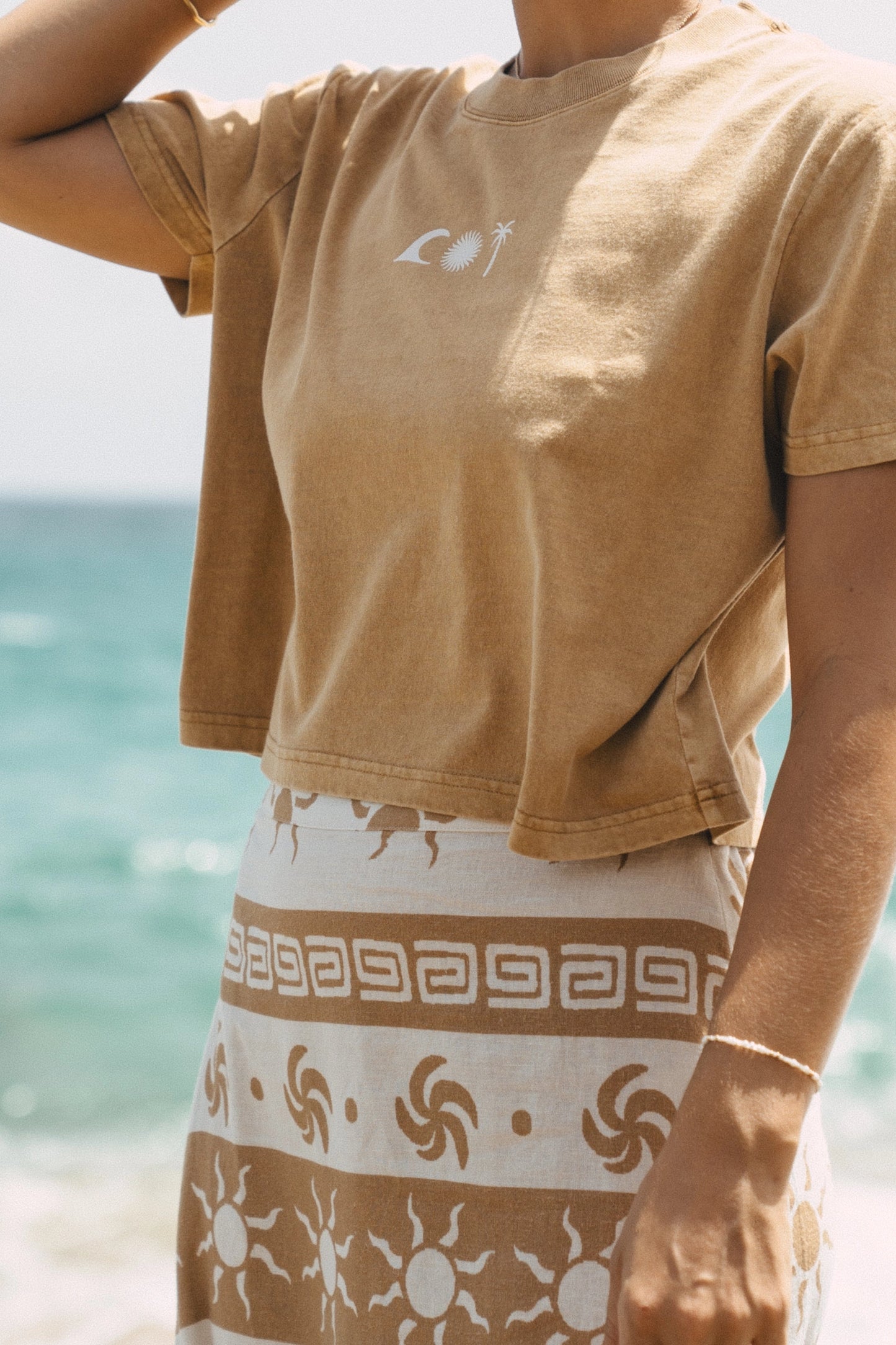 Wave Sun Palm Cropped Tee