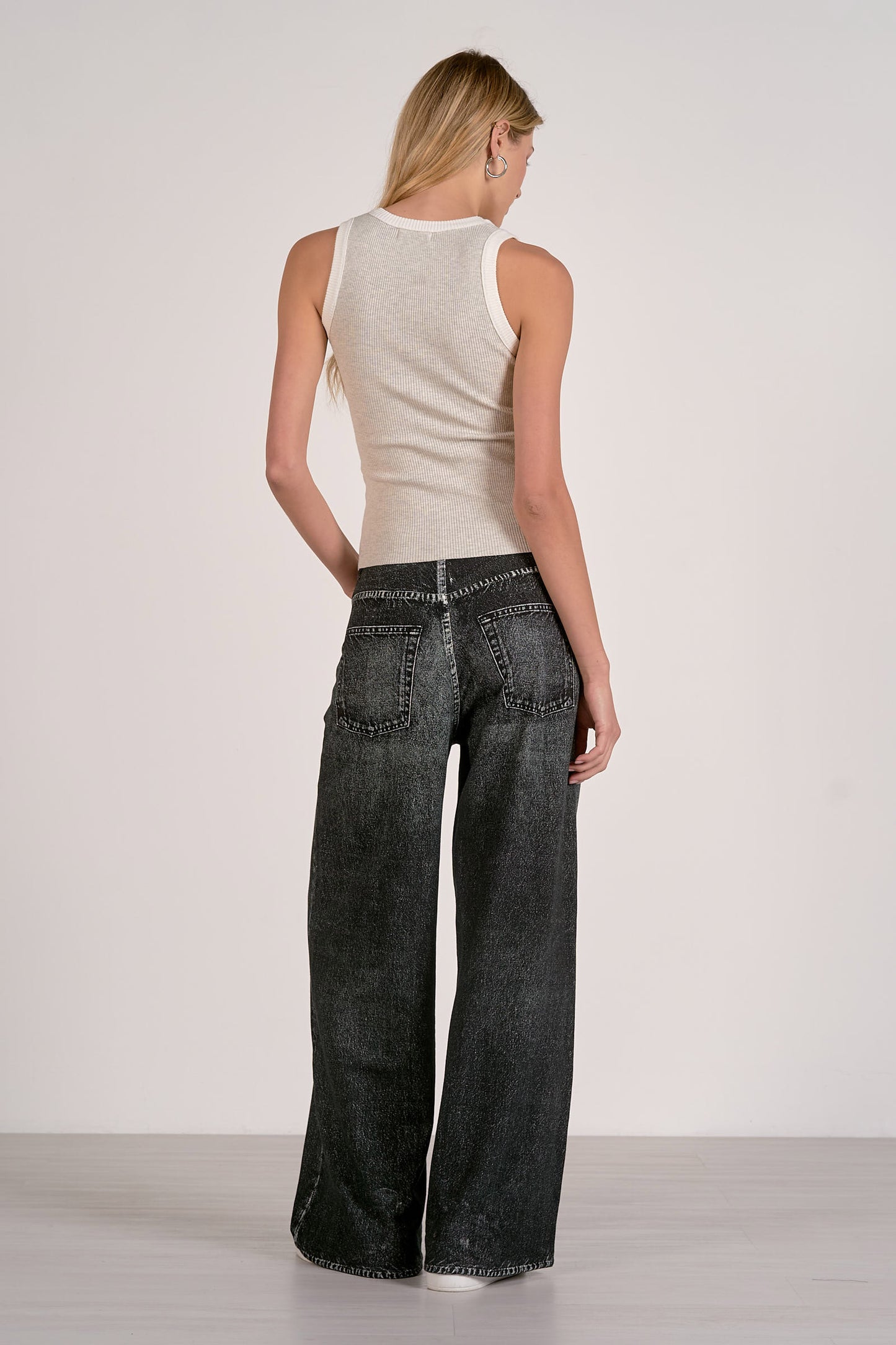 Everyday Contrast Trim Tank